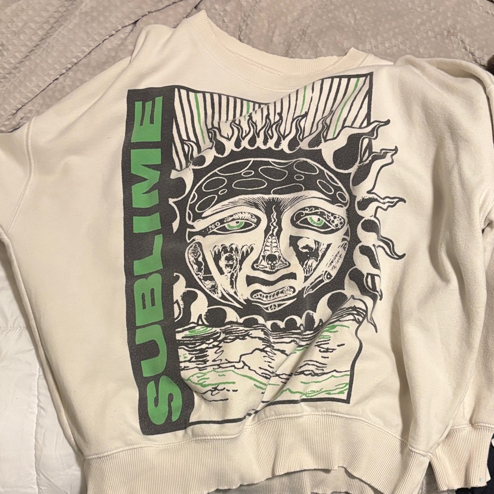 American Eagle Outfitters Cream Graphic Sweatshirt